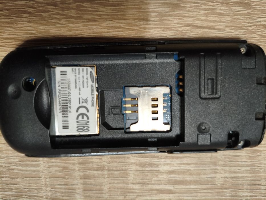 Samsung E1170 Stan bdb z ładowarką