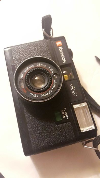 Máquina fotográfica vintage Kuinson MF 808
