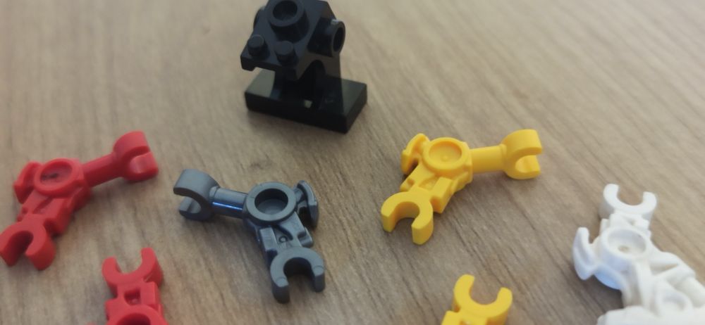 LEGO elementy.              ,