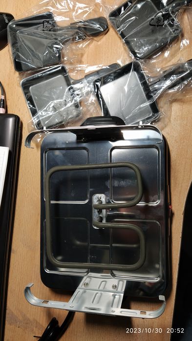 Електроплита ,пічь нова.