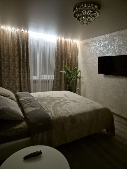 Люкс-апарт подобово однокімнатна на Янгеля