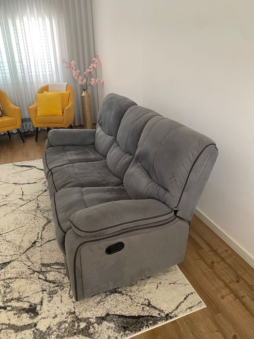 Sofá 3 lugares com elevação