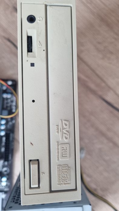 ДЕШЕВО ПК без системного блока (можна по запчастинам,  (проц phenom 2 + gigabite GA 970A  + HD 7750)