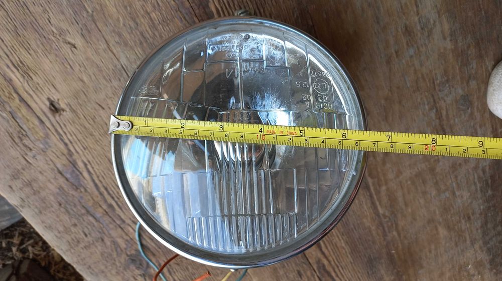 Фара передняя на мотоцикл