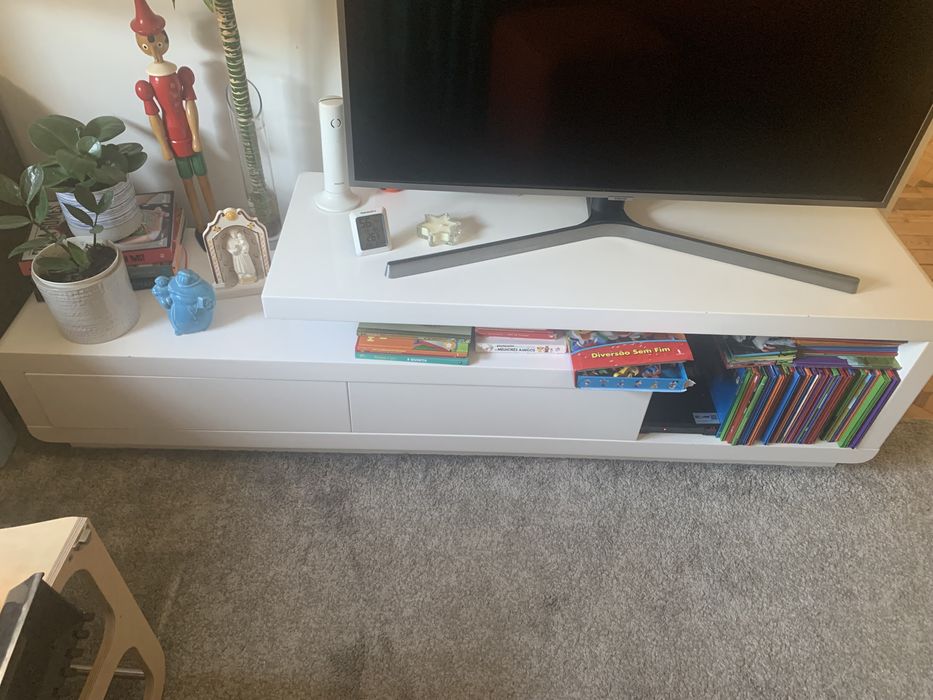 Movel TV KARE com gavetas