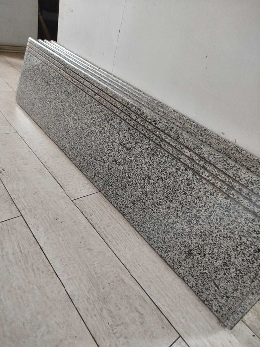 Ступени гранитные.