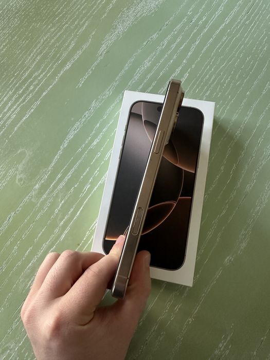 Vendo iPhone 16 Pro Max 256GB como novo