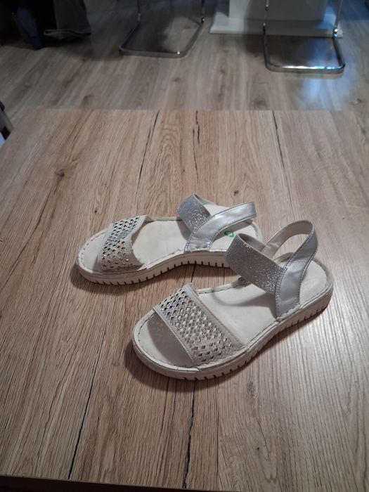 Sandałki dla dziewczynki 32, wkładka 20,5-21,5