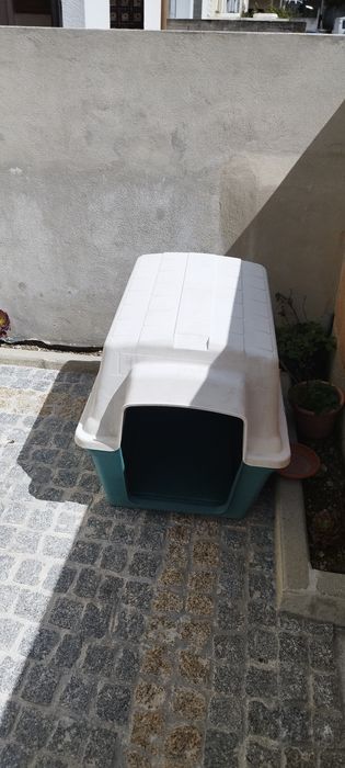 Casota para cão usada