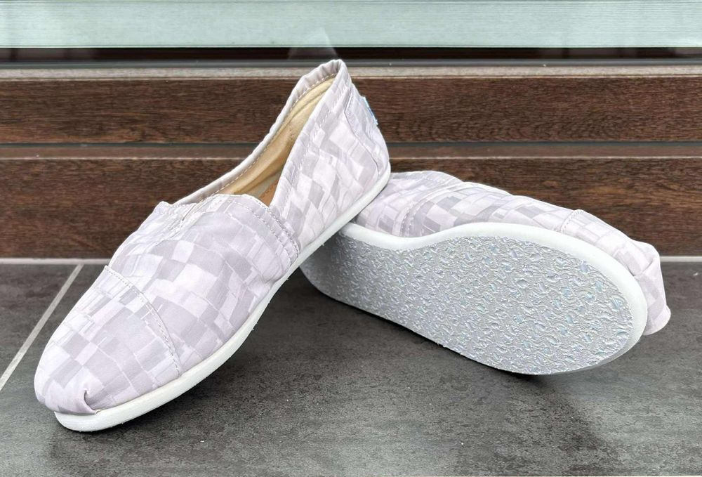 Toms Classic półbuty nowe baleriny damskie 38 
Rozmiar 38
Wkładka 24cm