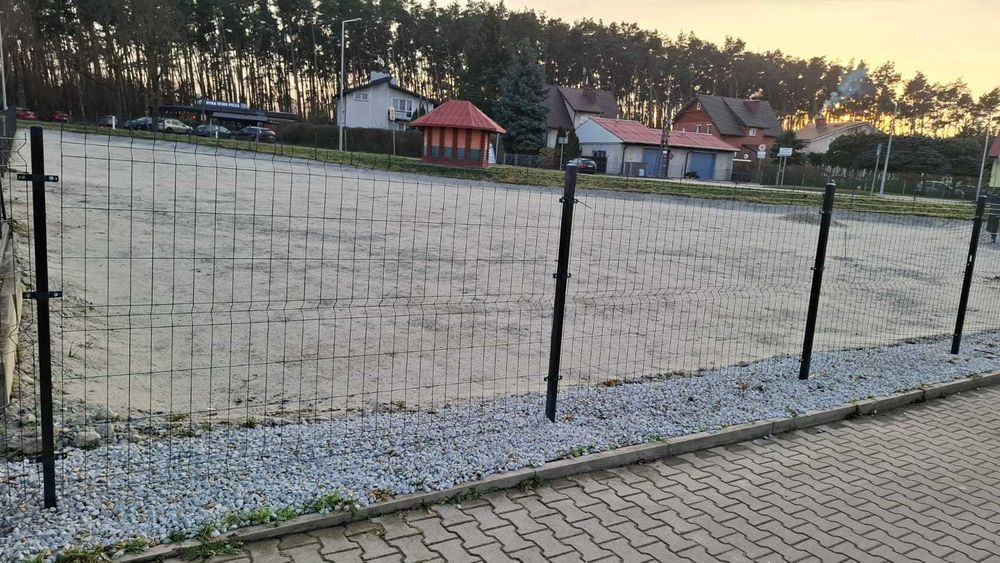 Działka  utwardzona pod wynajem.