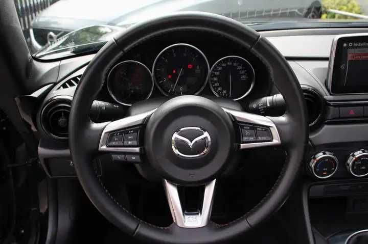 Mazda MX-5 SKYACTIV-G 131 Exclusive-Line