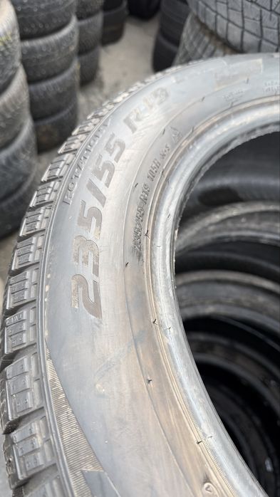 235/55/19 Pirelli Ice Zero
