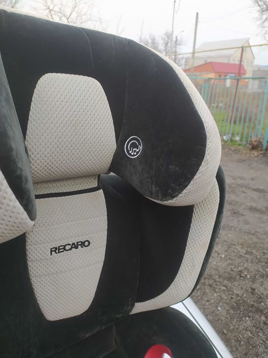Автокрісла дитячі Recaro.б/в 5000 грн/пара