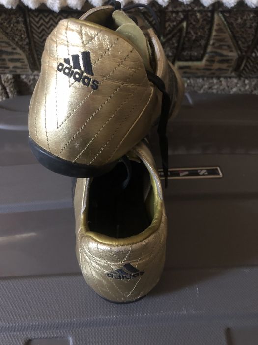 Кросівки adidas (весна).