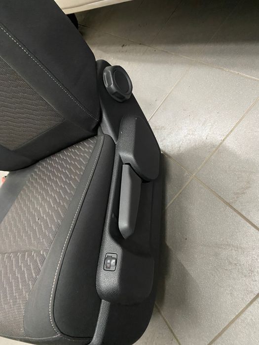 Nowy fotel kierowcy Proace Traveller Spacetourer Zafira life