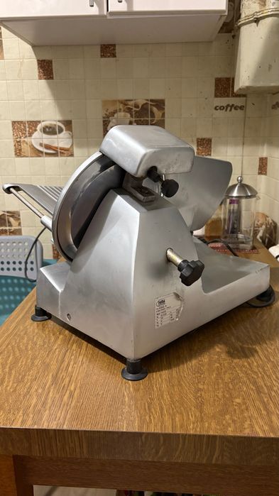 Слайсер, ломтерезка італійська ( проф. )