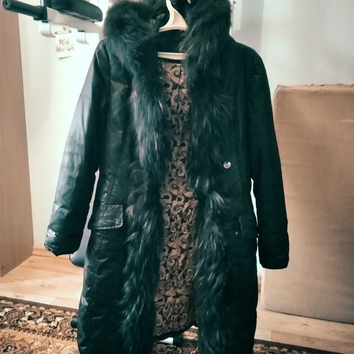 Зимове пальто, пуховик