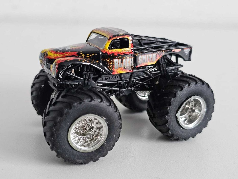 Hot Wheels Monster Jam 1:64 - Black Smith Zamość • OLX.pl