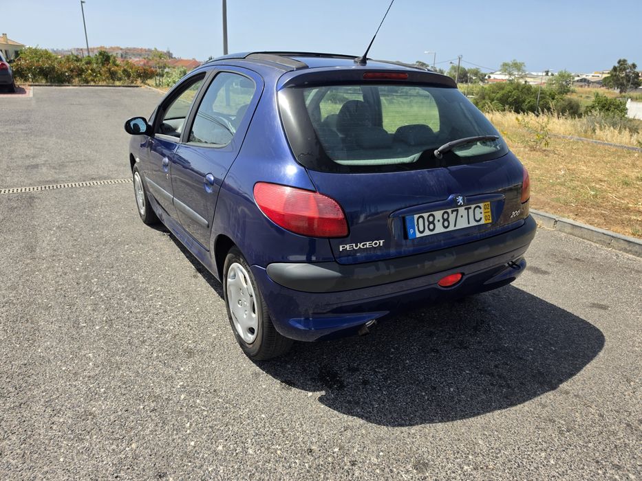 Peugeot 206 1.1   ano 2002