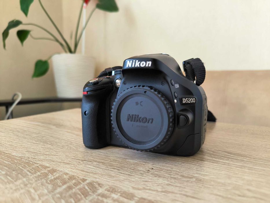 Nikon D5200 body ! Отличное состояние !