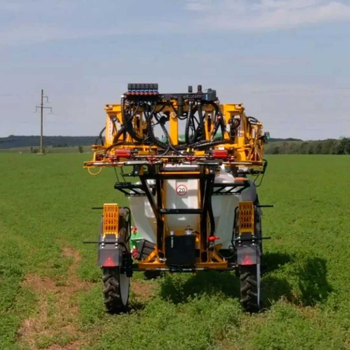 Прицепной опрыскиватель Богуслав ОПК 3200 24 Титан New ARAG Bravo 400