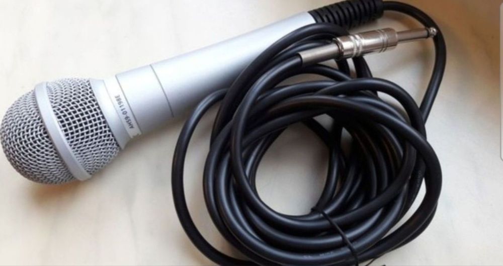 Микрофон  проводной для караоке