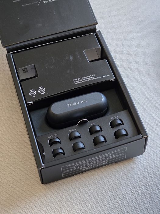 Продам Technics AZ60 гарний стан!