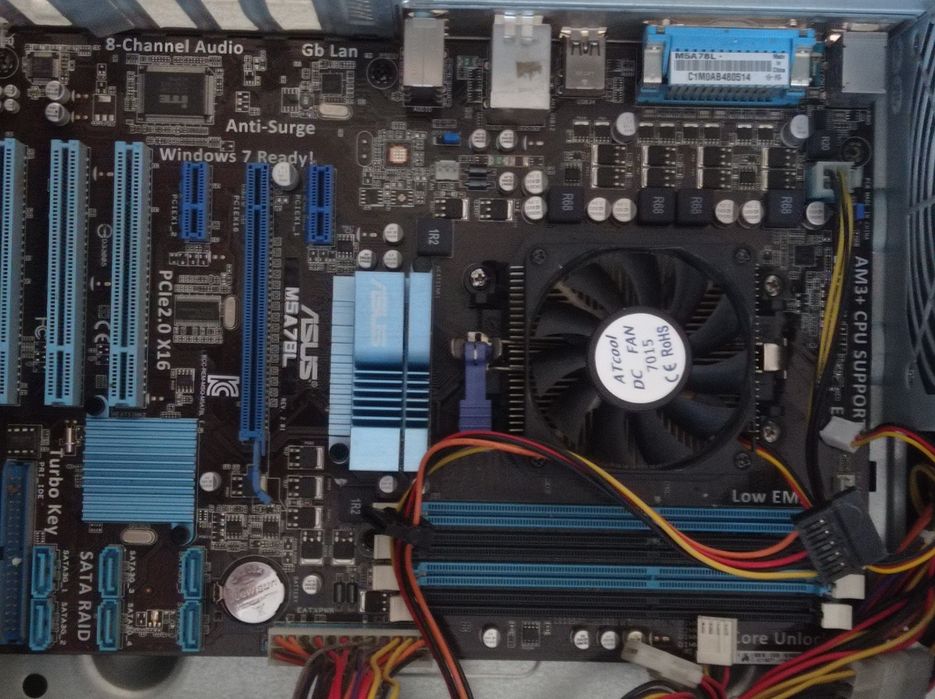 Продам комплект для пк.Материнка +проц+блок живлення в корпусі
