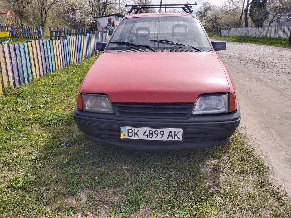 Опель Кадет 1.3 бензин