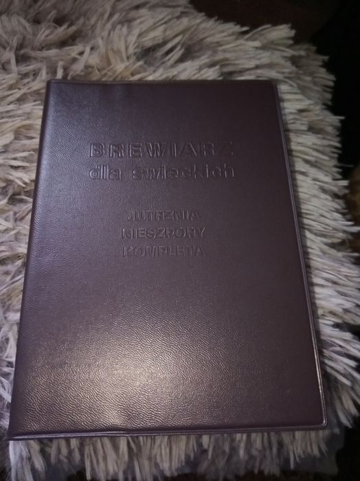 Brewiarz dla świeckich Jutrznia Nieszpory  Kompleta