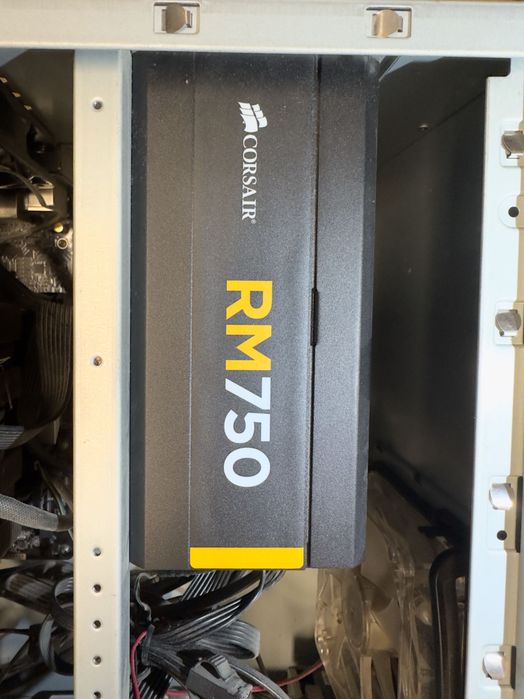 Komputer stacjonarny Intel i7 | 16GB RAM | Radeon R9 290 | SSD