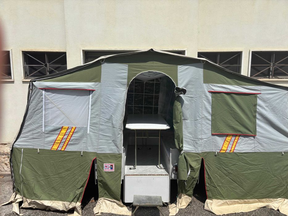 Atrelado Tenda com dois quartos, sala interior e avançado