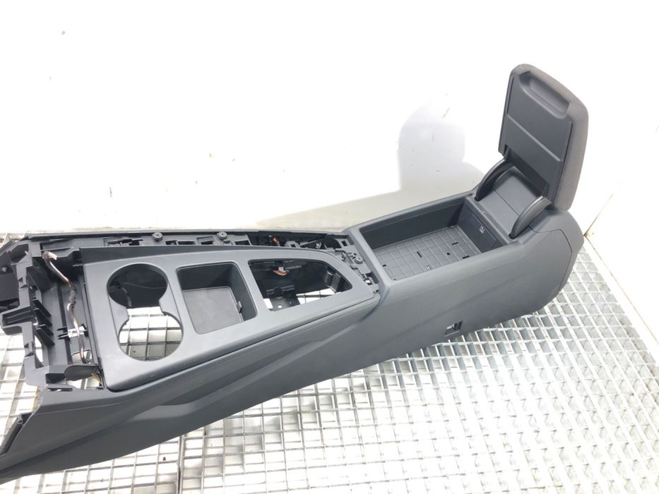 TUNEL ŚRODKOWY PODŁOKIETNIK AUDI A4 B9 Sedan/Limuzyna 8W1863241D