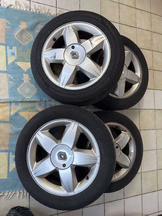 Jogo de 4 Jantes Especiais Renault 16” (Furação 4x100) com Pneus 205/55 R16
