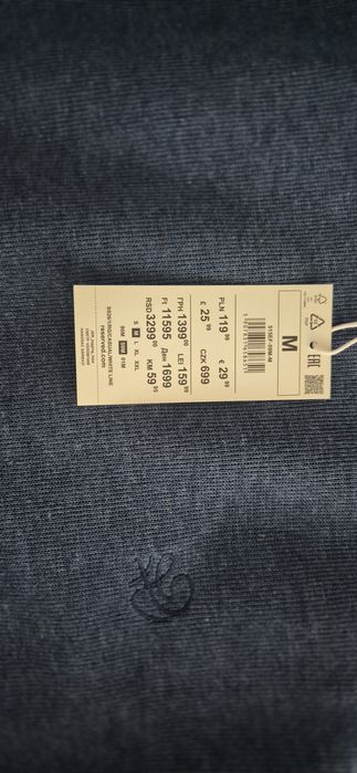 Niebieska bluza stylu crew