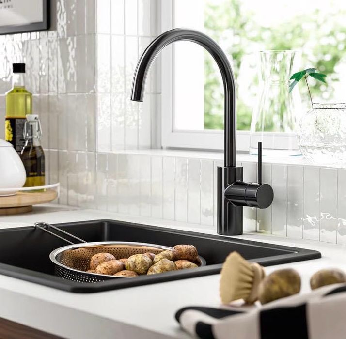 Torneira misturadora cozinha preta nova