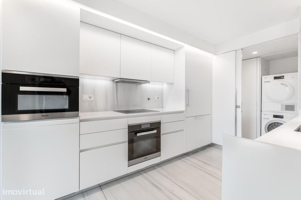 Apartamento T2 com jardim, Cascais