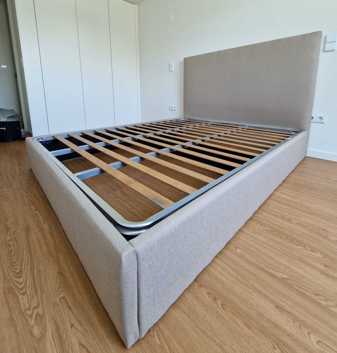 Camas De Casal Estofadas Top de Gama 190x140m Estrado Incluído 199€ !!