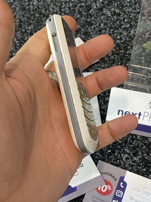 кнопочний телефон SAMSUNG E1080