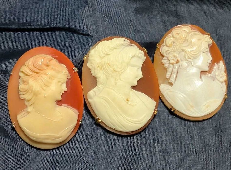 Камея резьба на ракушке винтажный кулон -брошь. Диаметр 4.5 см