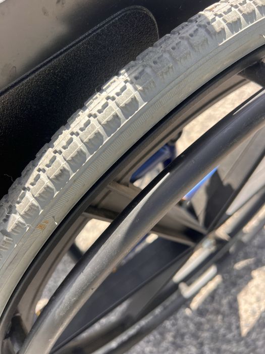 Cadeira de Rodas Breezy – Leve, Confortável e Fácil de Transportar