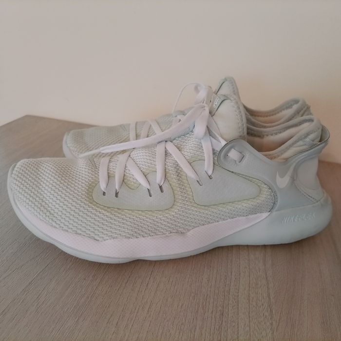 Buty damskie do biegania