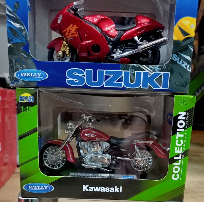 Motor model 1:18 BMW HONDA YAMAHA I INNE