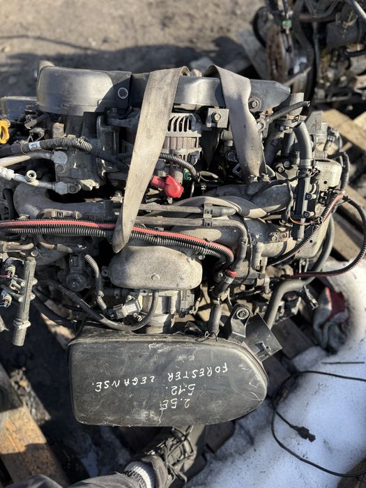 Двигун  мотор Subaru forester outback legacy impreza ej25 2.5i