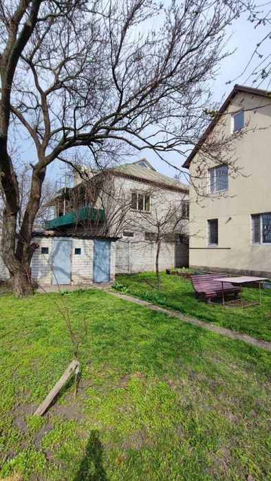 Продам 2-поверховий будинок с.Новоолександрівка Садова