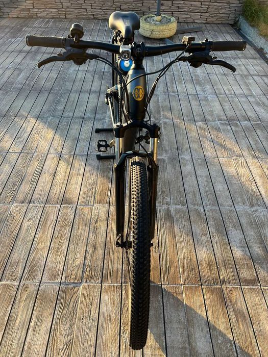 Bicicleta de montanha eléctrica suspensão total – praticamente nova!