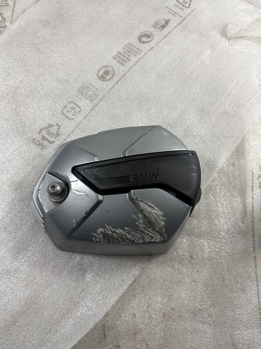 Obserwuj BMW R nineT lewa pokrywa dekiel głowicy S121