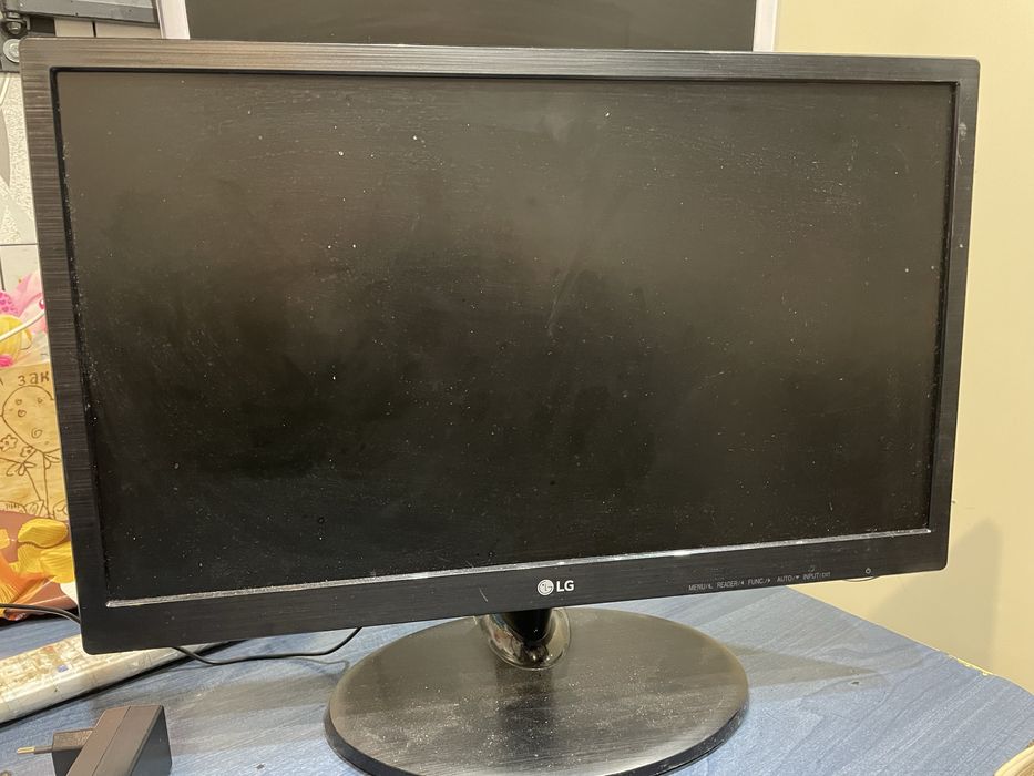 Продам монитор LG 20M38A