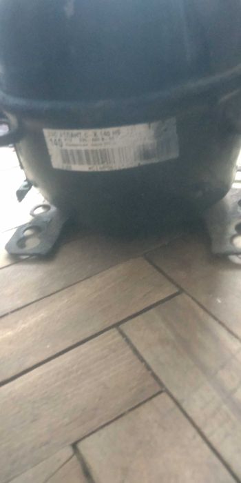 Компрессор на холодильник НЕрабочий